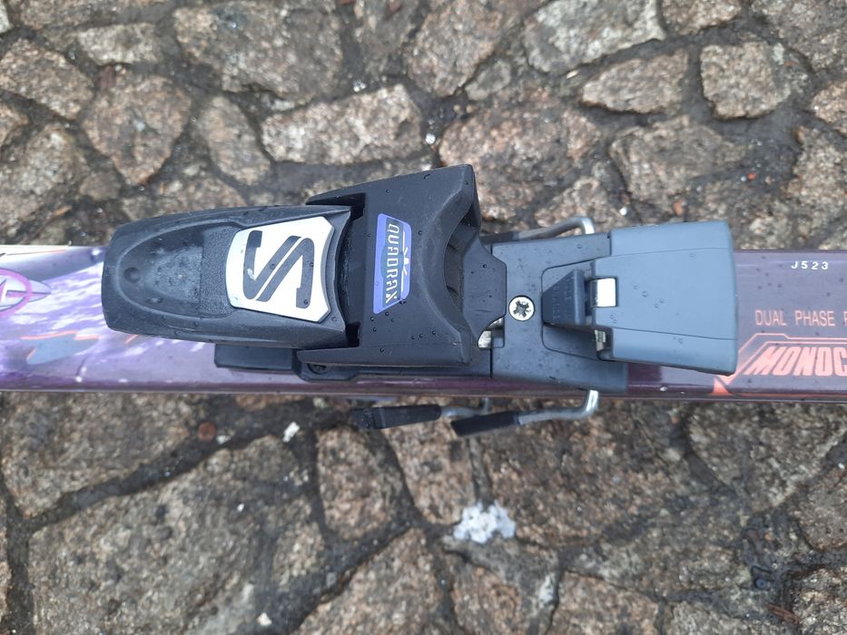 2 Skis Salomon, em excelente estado. Pode ver sem compromisso em Fafe.