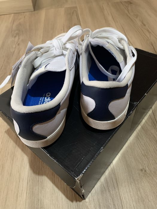 Adidas Nora (pro model da skater Nora Vasconcellos)