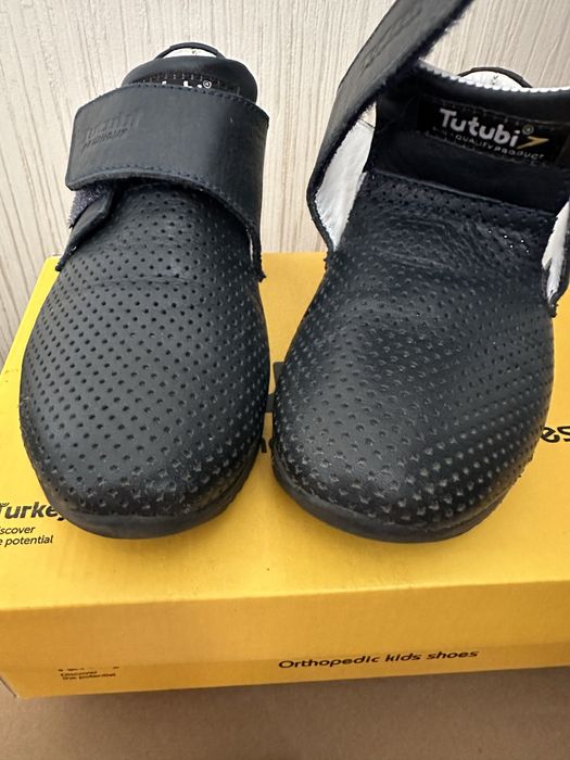 Фірмові шкіряні кросівки/туфлі 32 р