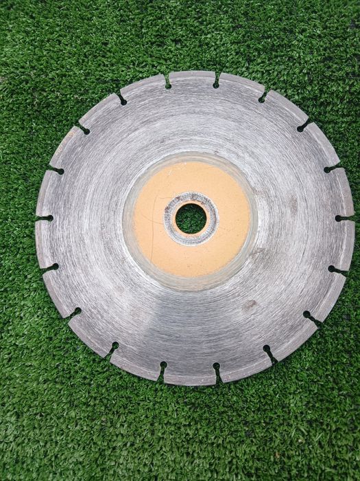 Disco de cortar (pedra cimento), como novo.