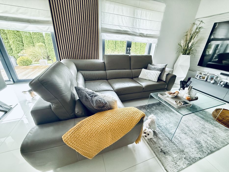 Naroznik  ze skory naturalnej z funkcja spania kler