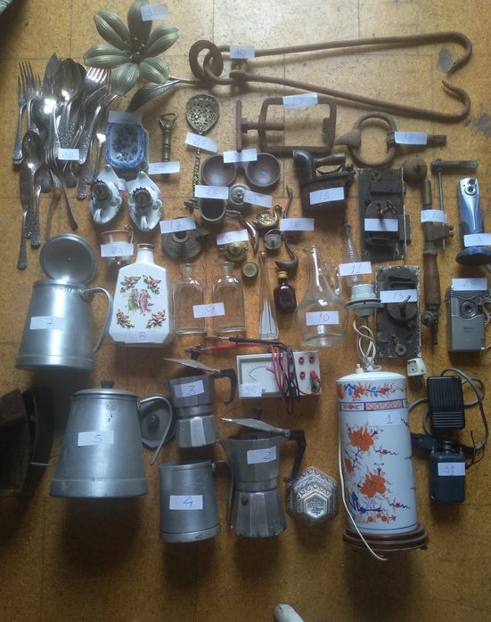 Peças antigas de épocas diferentes