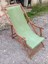 Cadeira Vintage de descanso em Madeira - peça única