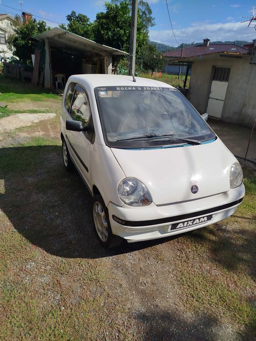 Vendo carro que pode ser conduzido com carta de motorizada..