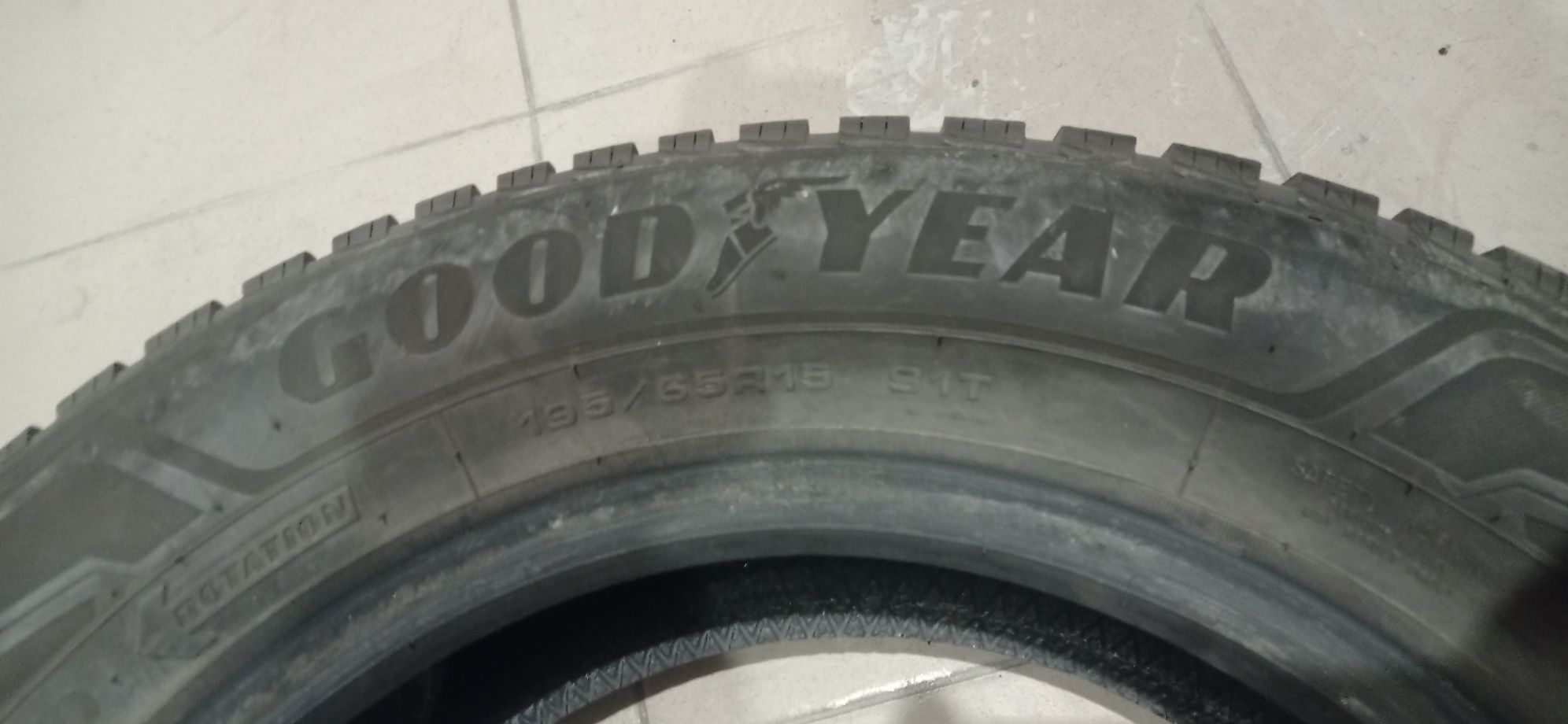 Продам резину Goodyear 195/65/15 зима. 2020г.в