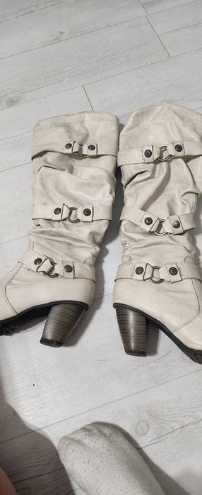 Biale kozaki 37 wysoke