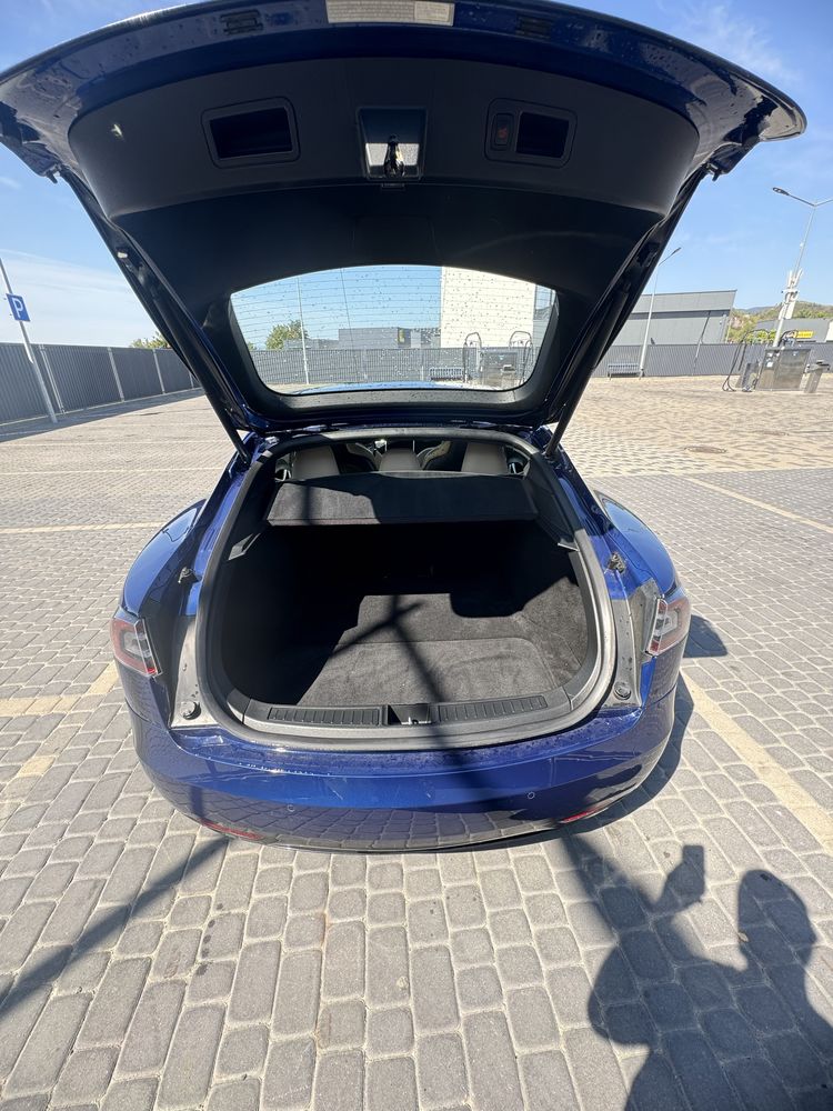 Tesla model S 90D 2016