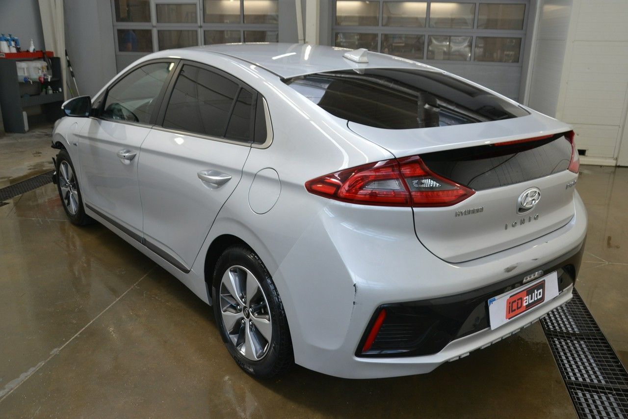 Hyundai IONIQ 1,6 benzyna hybryda PLUG-IN 141ps* automat* nawigacja* skóra* ICDauto