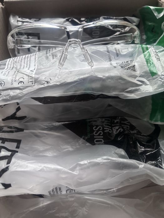 Захистні окуляри