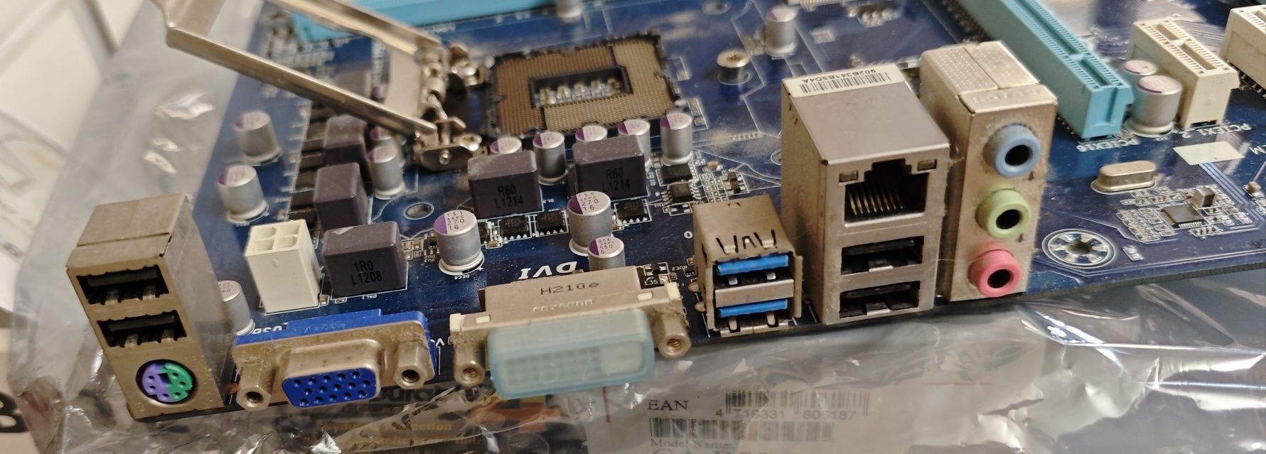 Материнская плата Gigabyte GA-B75-D3V и оперативная память DDR3 4GBx2