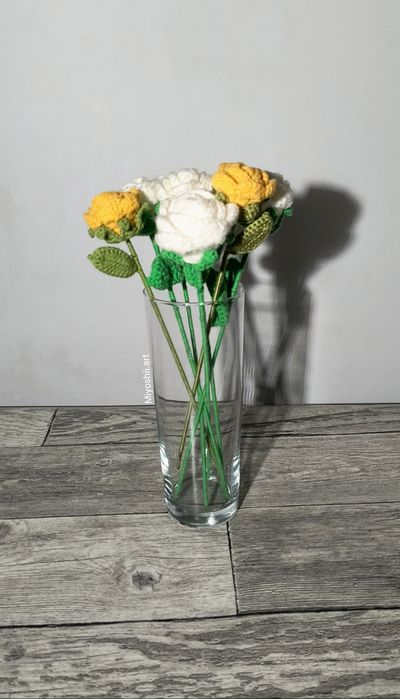 Róże na szydełku 1 szt. 16 zł