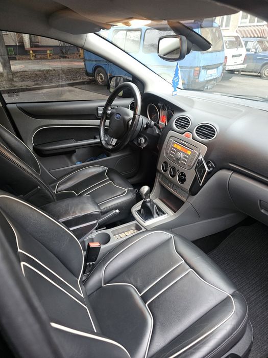 Свежепригнанный Форд фокус 2 рестайлинг