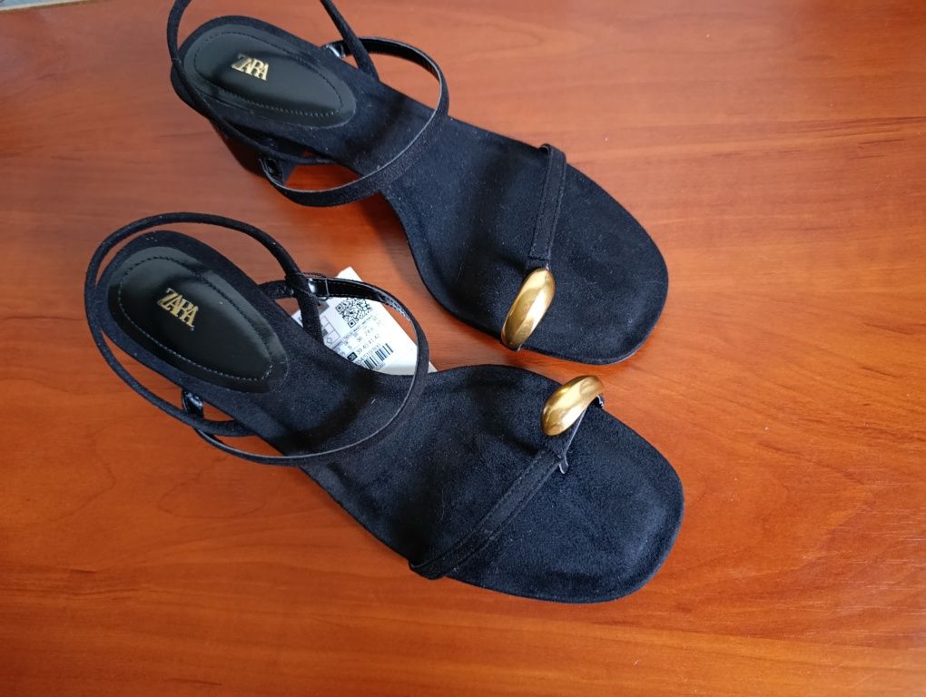 Новые босоножки Zara 37 р.