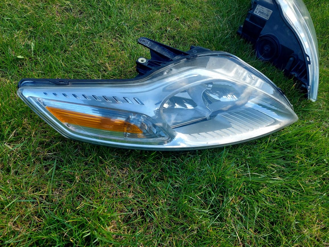 Reflektor lampa przód prawa lewa /europa/ Ford Mondeo mk4