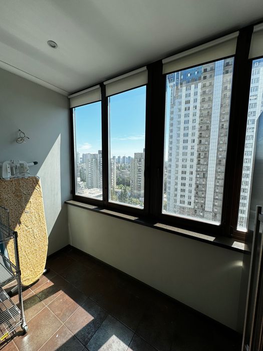 Продам 2 кімнатну 69м без % ЖК Silver Breeze Дніпровська набережна  1а