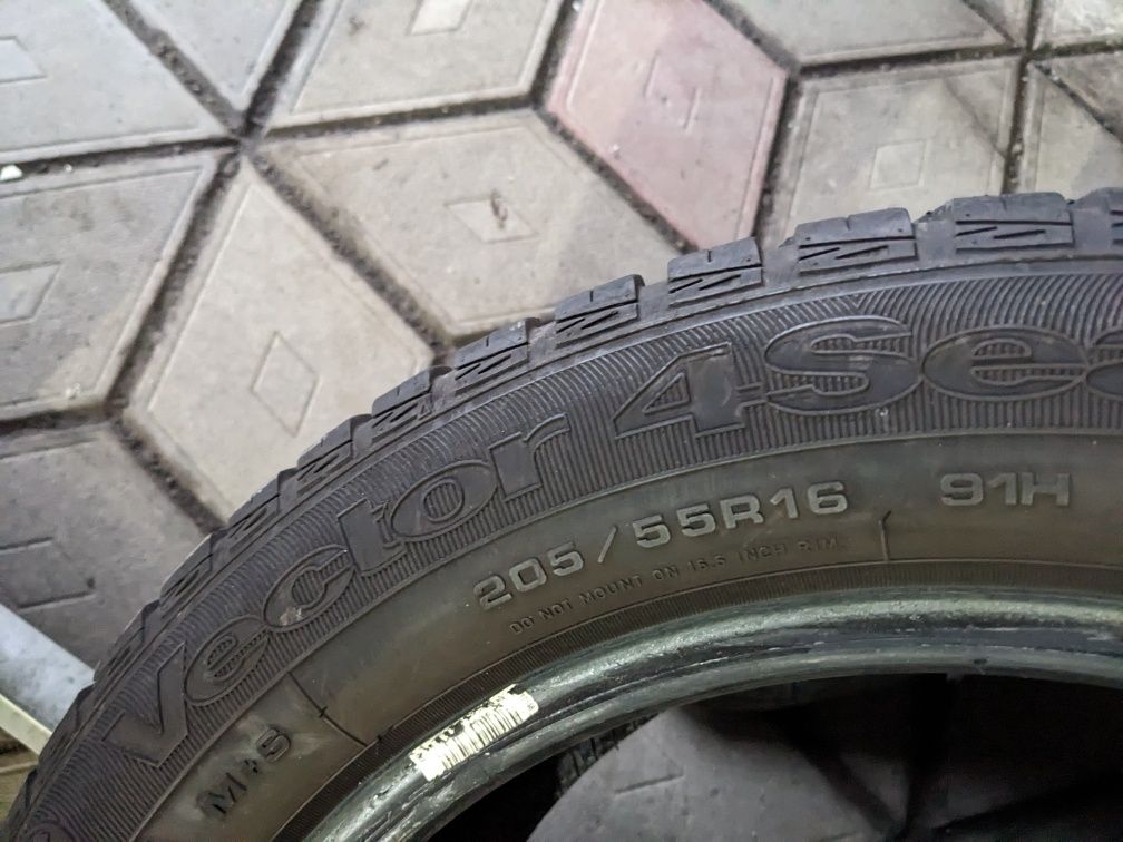 205/55R16 Goodyear 4 seasons