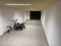 Garagem 2 viaturas com casa de Banho e mezanino