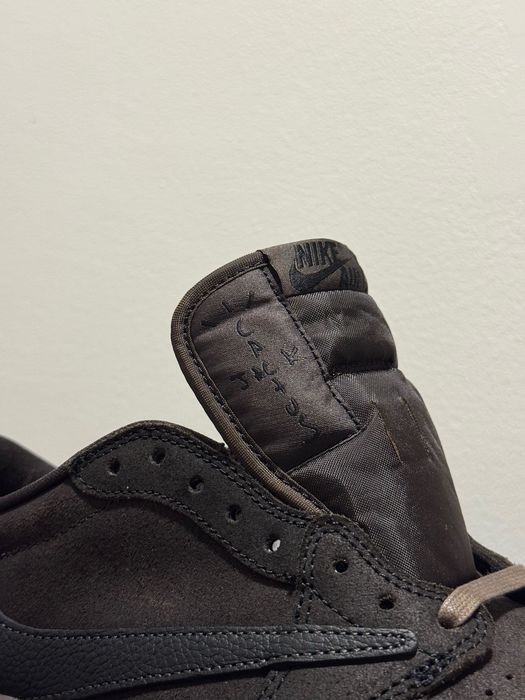 Air Jordan 1 Retro Low OG SP
× Travis Scott Velvet Brown