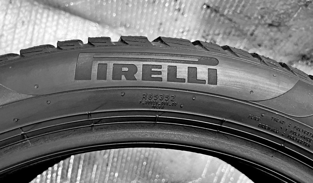 Шини Б/в 235.45.20 пара Pirelli