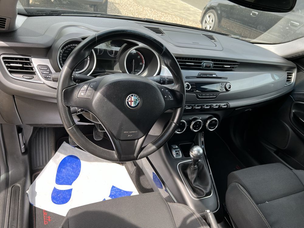 Alfa Romeo Giulietta / 2011 / 1.6 Diesel / Metalik / Climatronic //