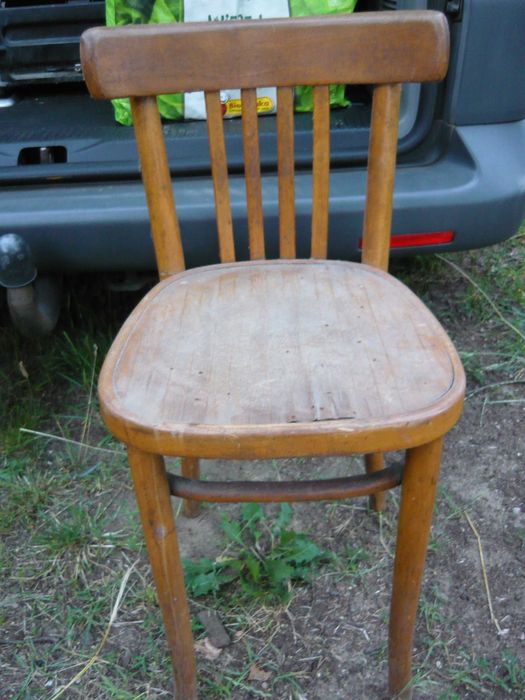 stare krzesło w bardzo dobrym stanie 2 szt