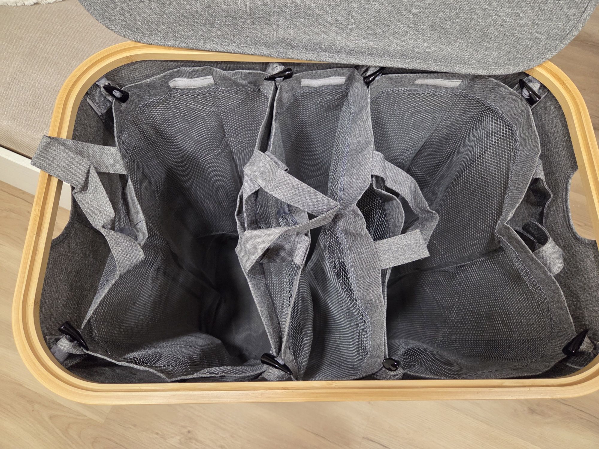 Cesto roupa suja com 3 divisões 160 l