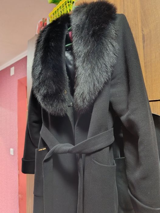 Пальто жіноче шерстяне з хутром