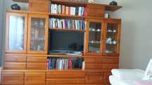 Móvel de sala, com bastante arrumação