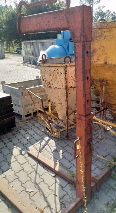 Porta Paletes / Garfos de Grua