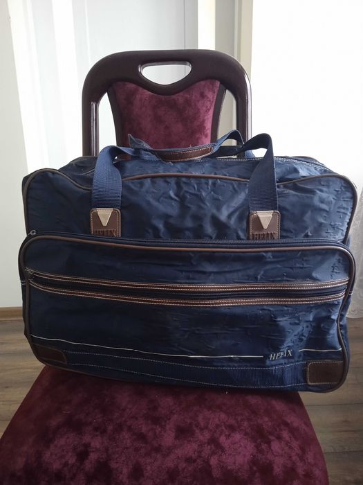 Продам  чемодани   , сумки, возики