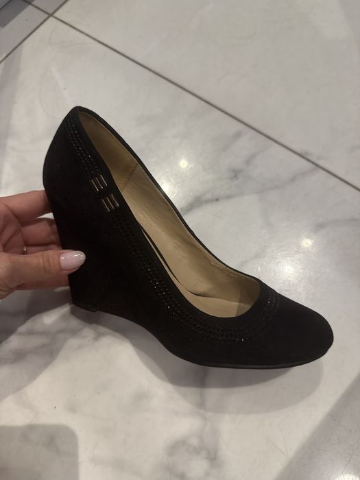 Buty na koturnie 37