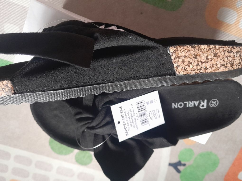 Czarne Klapki na Korkowej Podeszwie Zdobione Kokardką Abiding