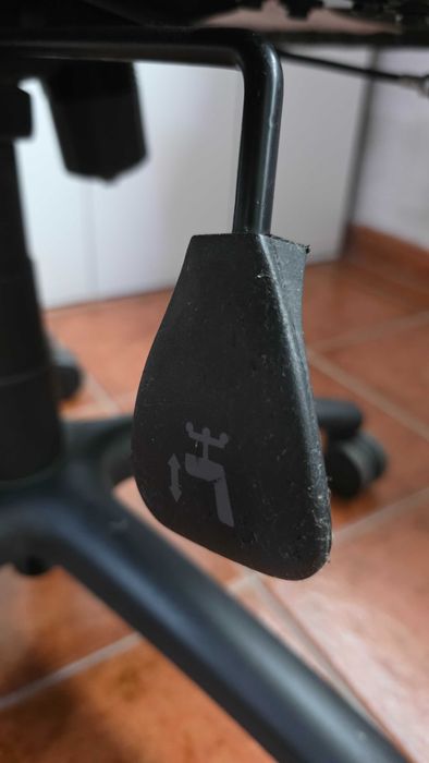 Vendo Cadeira Razer Iskur V2 - Black