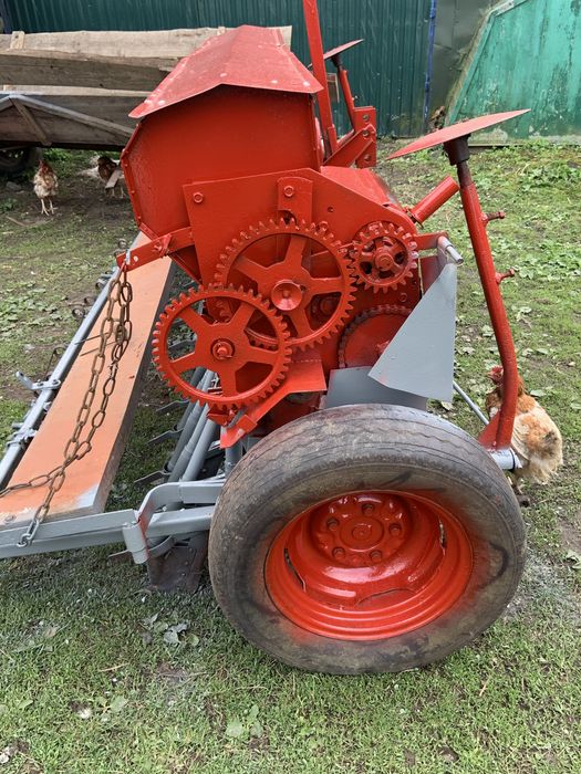 Продам Польську  анкерну сівалку Позняк