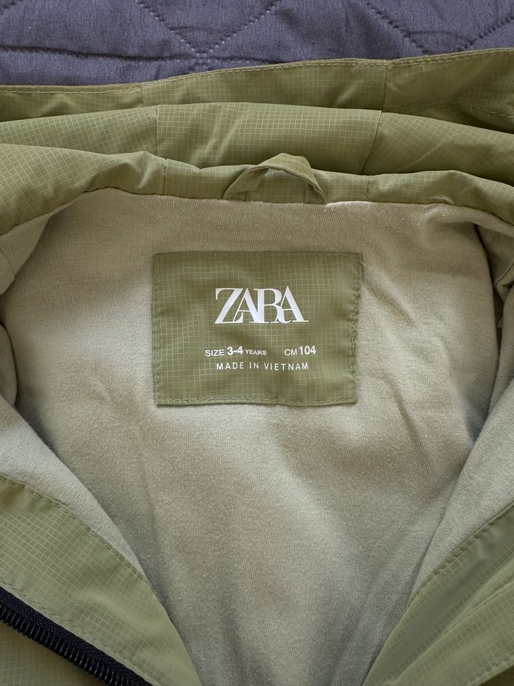 Осіння куртка zara