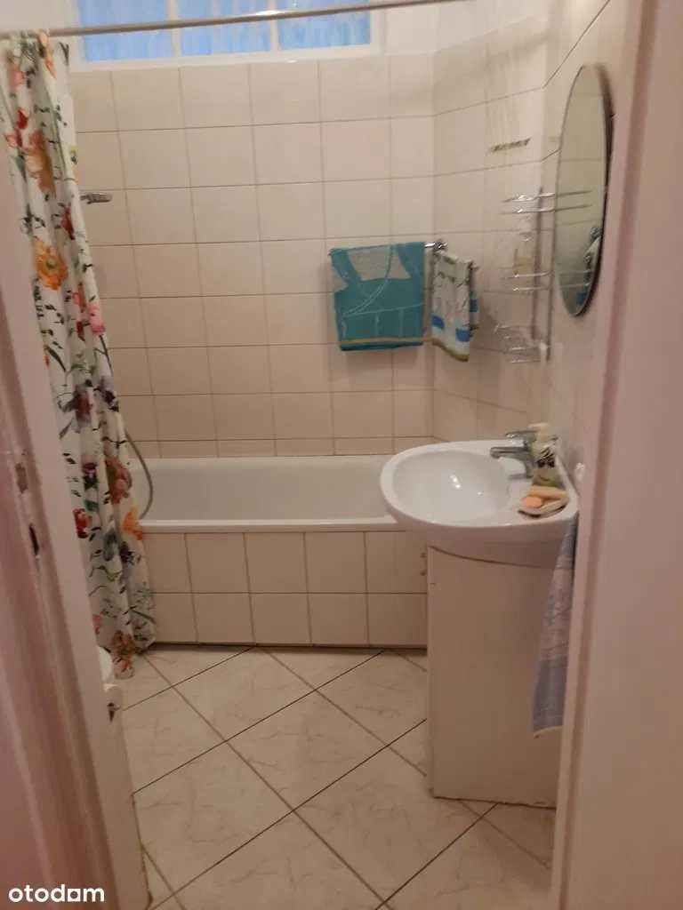 Dwa pokoje-Marszałkowska 128, 60m2, 4 piętro z windą.