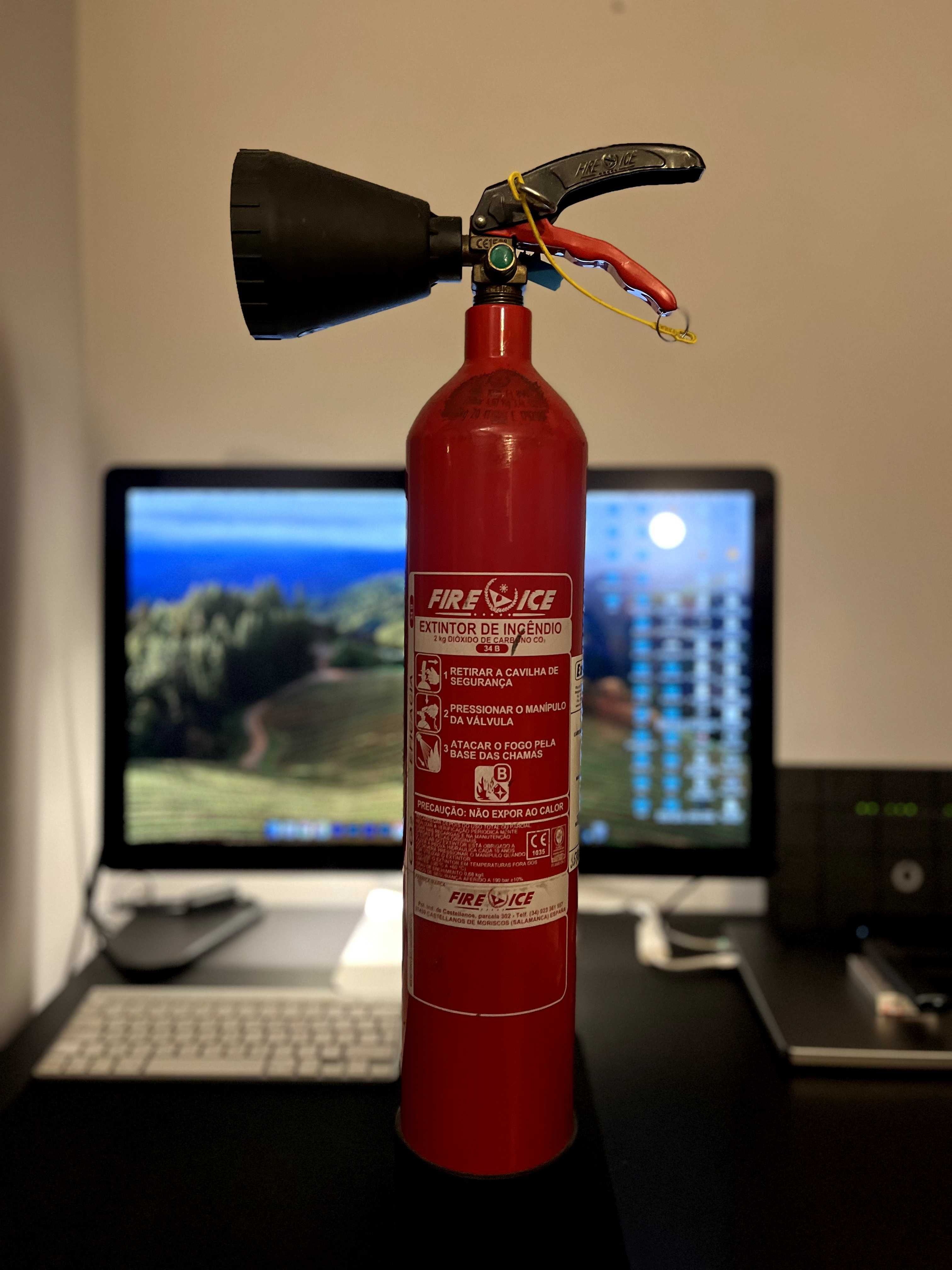 Extintor CO2 - Restauração
