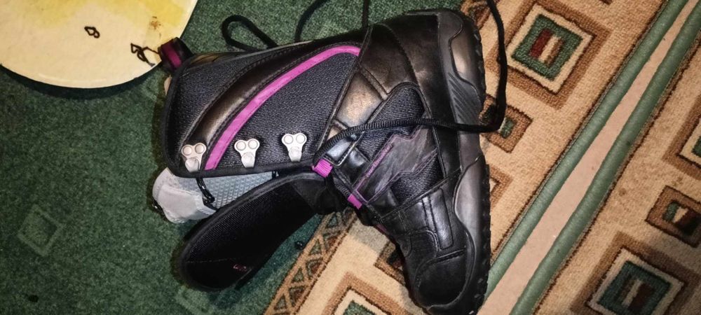 Snowboard deska wiązania  buty kpl