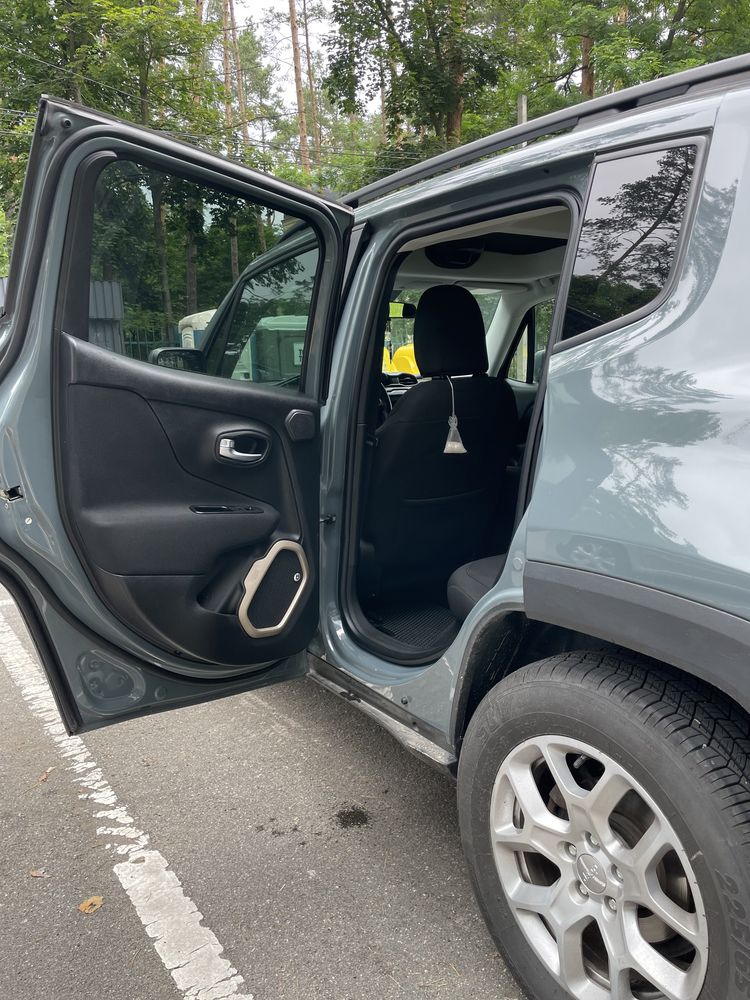 Jeep Renegade 2017 (торг)