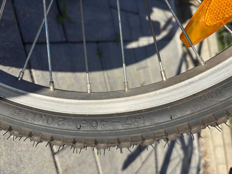 rower 20 z amortyzatorem przerzutki przód i tył ładny sprawny .