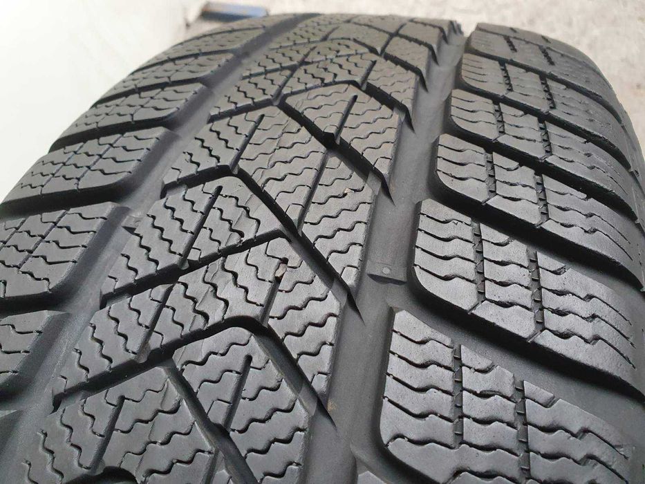 2x Pirelli Sottozero 3  225/45r18  7,4mm
