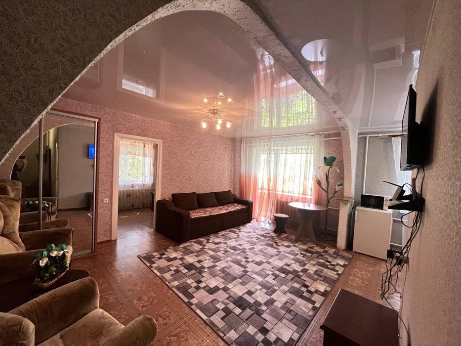 Посуточно 2 ком.квартира р-н Космос , Черёмушки