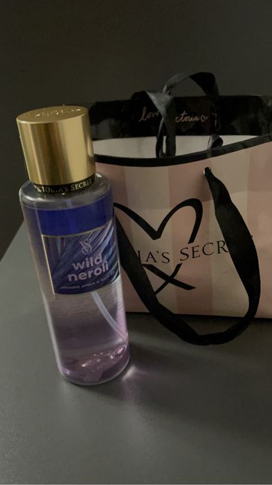 Парфумований спрей для тіла Victoria's Secret