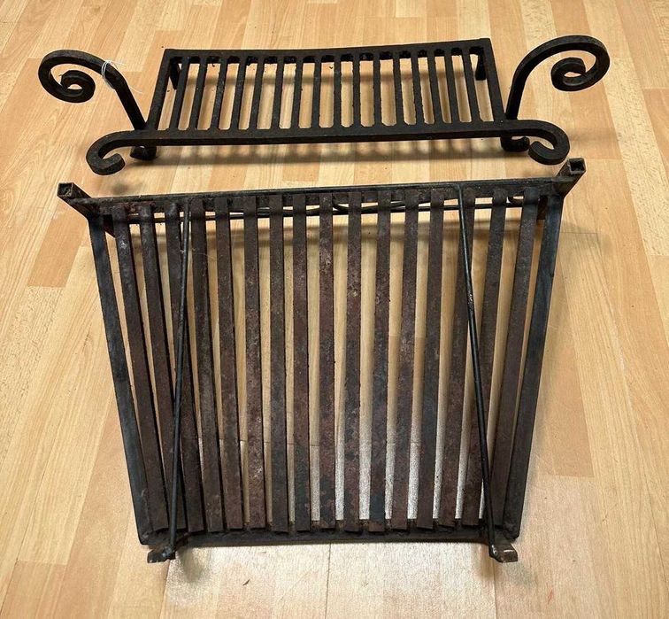 Grade de lareira em ferro maciço, Burra antiga