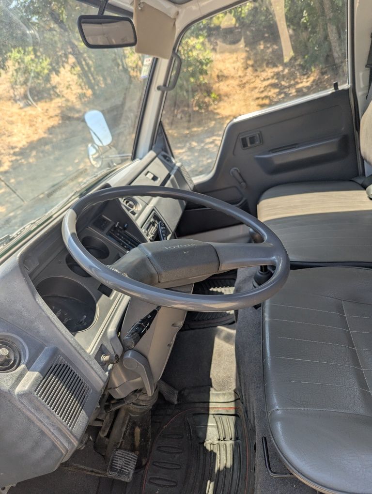 Toyota Dyna 250 só vista