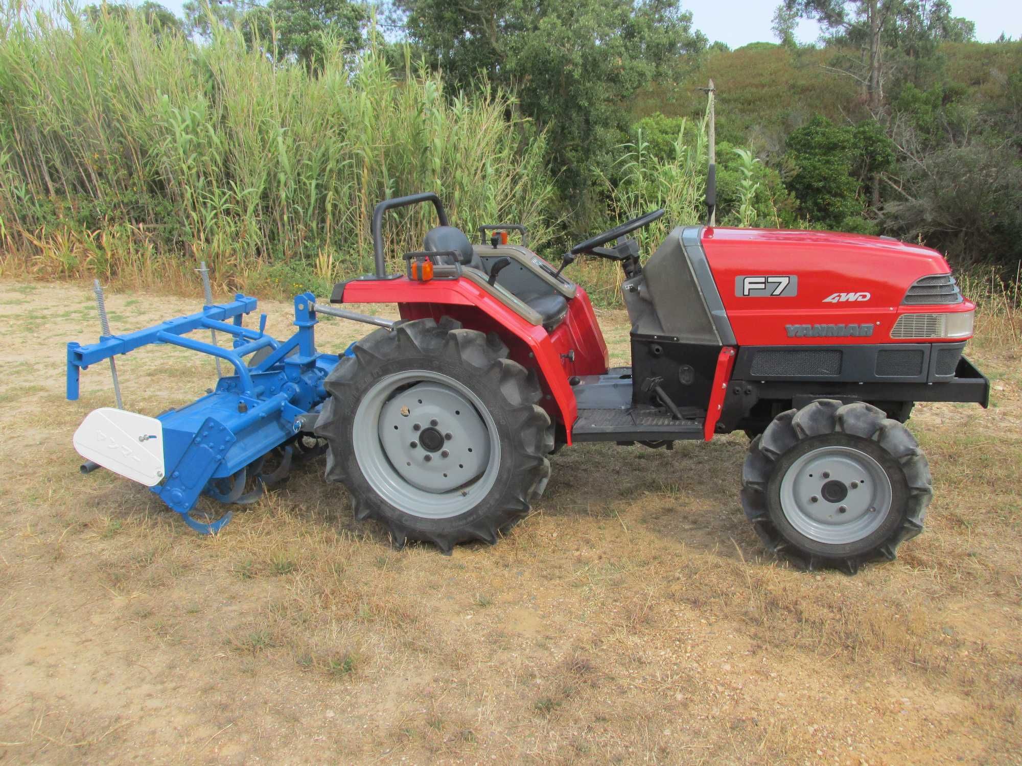 Trator Yanmar F7 4x4 com Freza