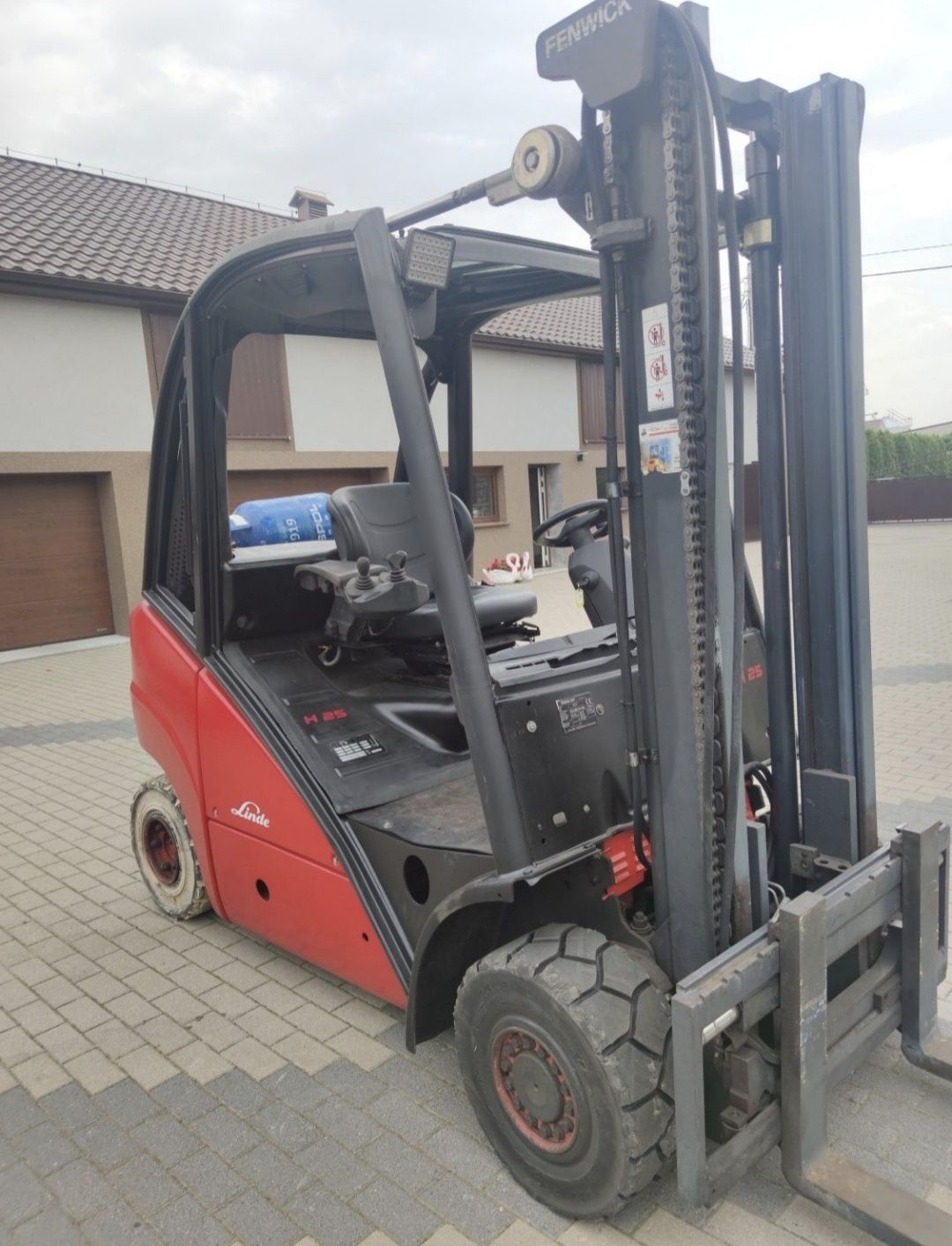 Wózek Widłowy Widlak Linde H25 LPG Gaz Przesuw