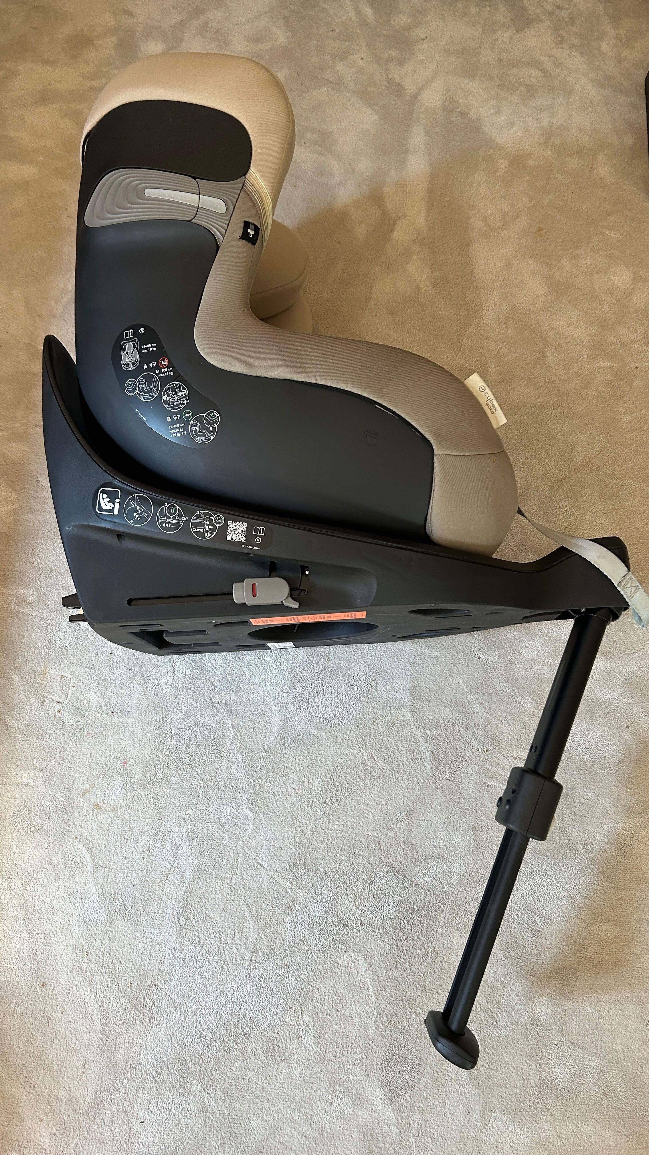 Fotelik samochody obrotowy Cybex Sirona SX-2 i-Size z bazą 0-18 kg