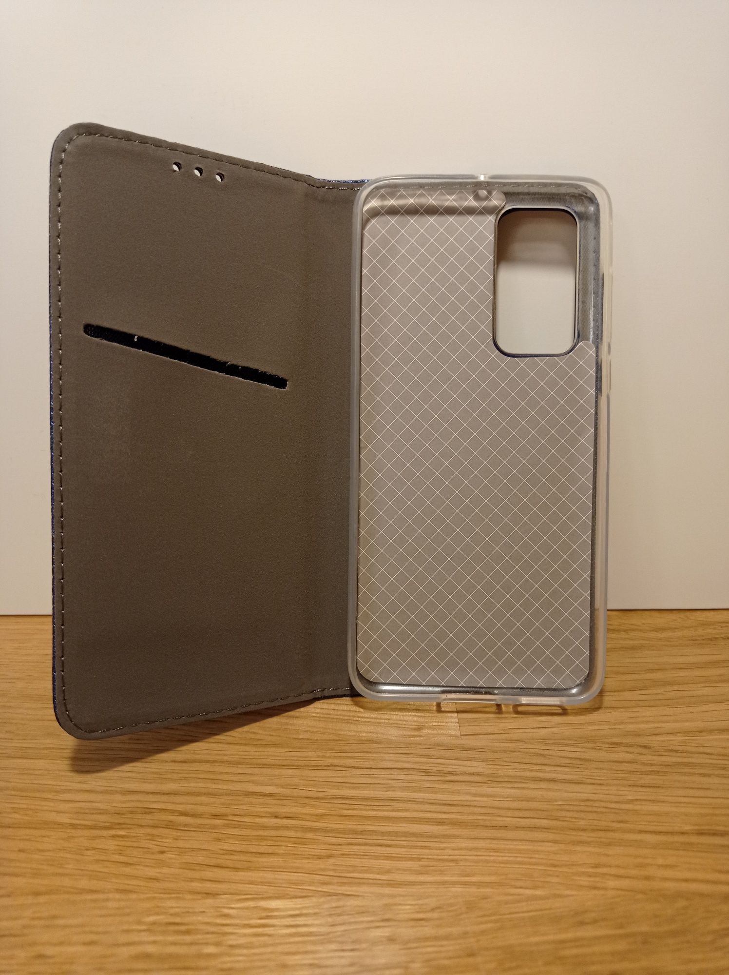 Etui pokrowiec magnetyczny Huawei P40