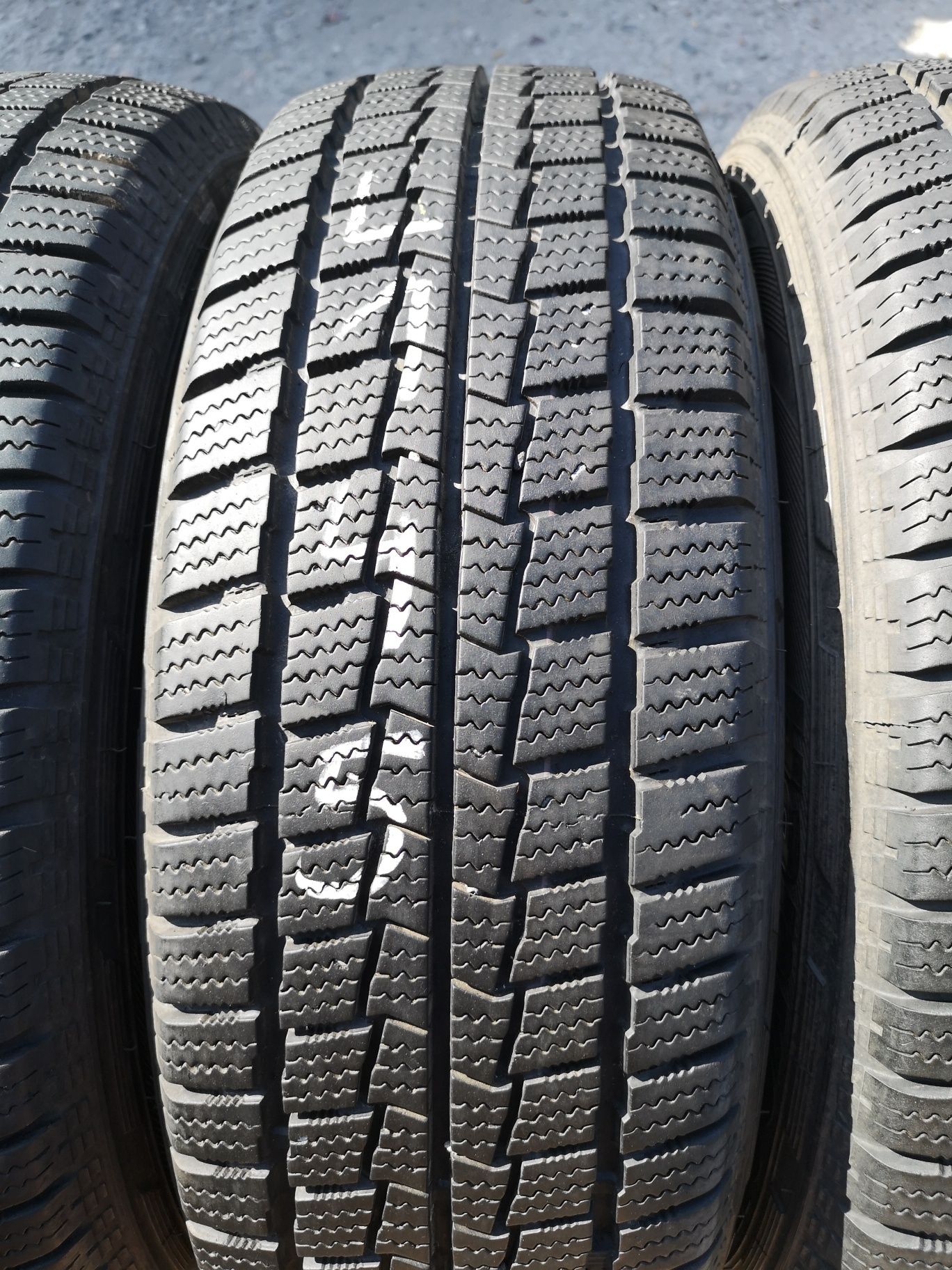 Opony zimowe 195/60/16C Hankook 4szt 7,4mm